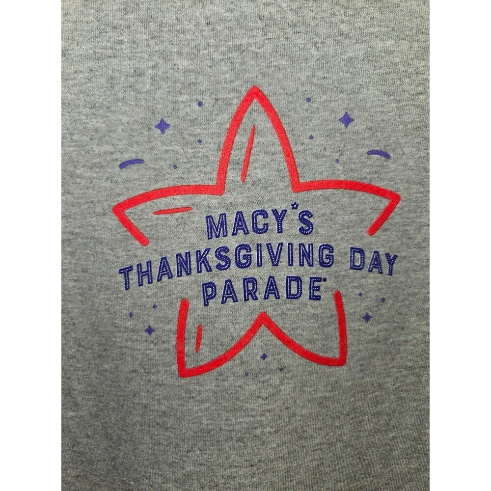 Macy's Thanksgiving Day Parade T-Shirt. Medium. NWT